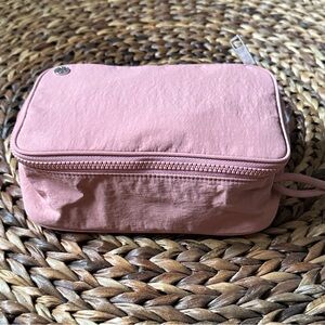Lululemon Small Things Count Kit makeup bag